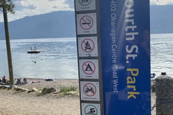 Fourth Street Beach Access