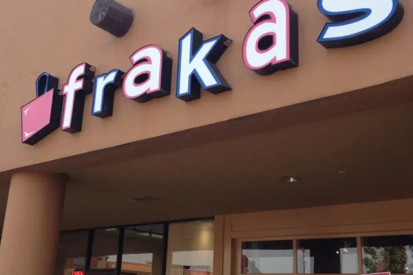 Frakas Shops for Women