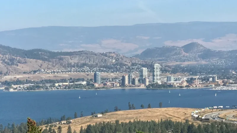 Lake and the City Bed and Breakfast