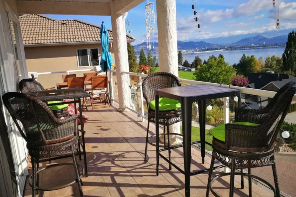 Lakeview Oasis Bed & Breakfast