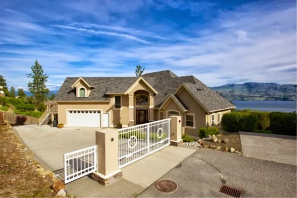 LAKE OKANAGAN BED AND BREAKFAST