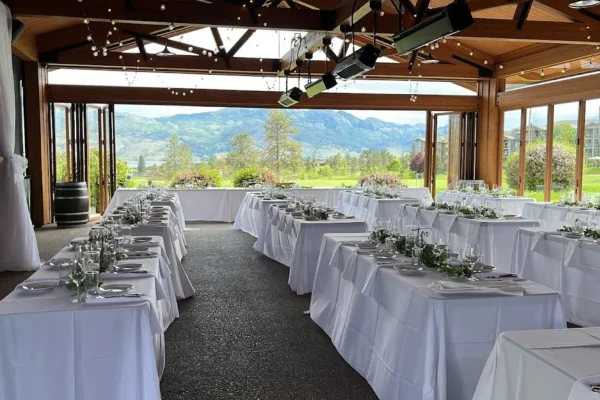 19 Okanagan Grill + Bar